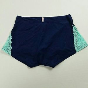 PINK Victoria's Secret Intimates & Sleepwear - Pink Victoria's Secret low rise boyshorts NWT PINK Victoria's Secret Intimates & Sleepwear - Pink Victoria's Secret low rise boyshorts NWT
